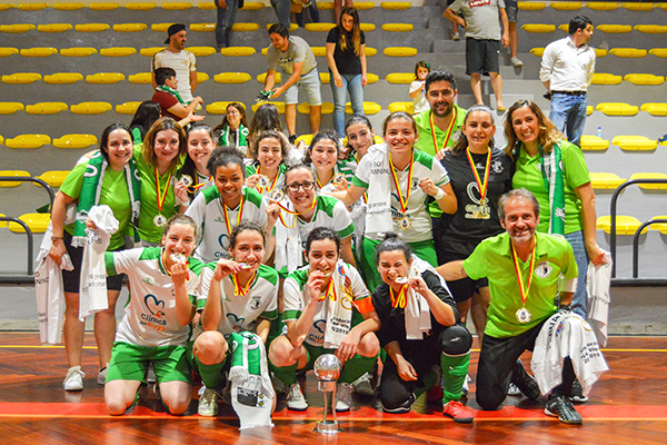 O Crasto vence Taça de Futsal Feminino de Seniores
