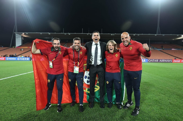 Selecção nacional feminina faz história e vai ao Mundial de futebol, Futebol feminino