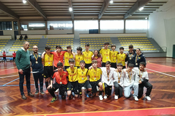 ABC Nelas recebeu o troféu de Campeão Distrital de Juniores B em Futsal