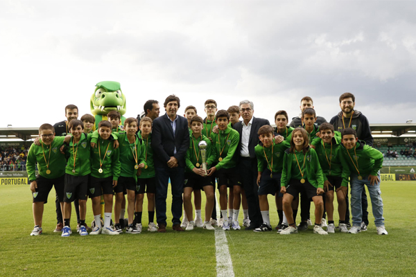 CD Tondela recebeu o troféu de Campeão do Campeonato Sub-13 